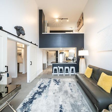 Modern Downtown Top Floor Penthouse With Bay Views Seattle Buitenkant foto